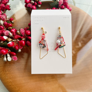 Triangular Floral Earrings With Seasonal Hydrangea No.29