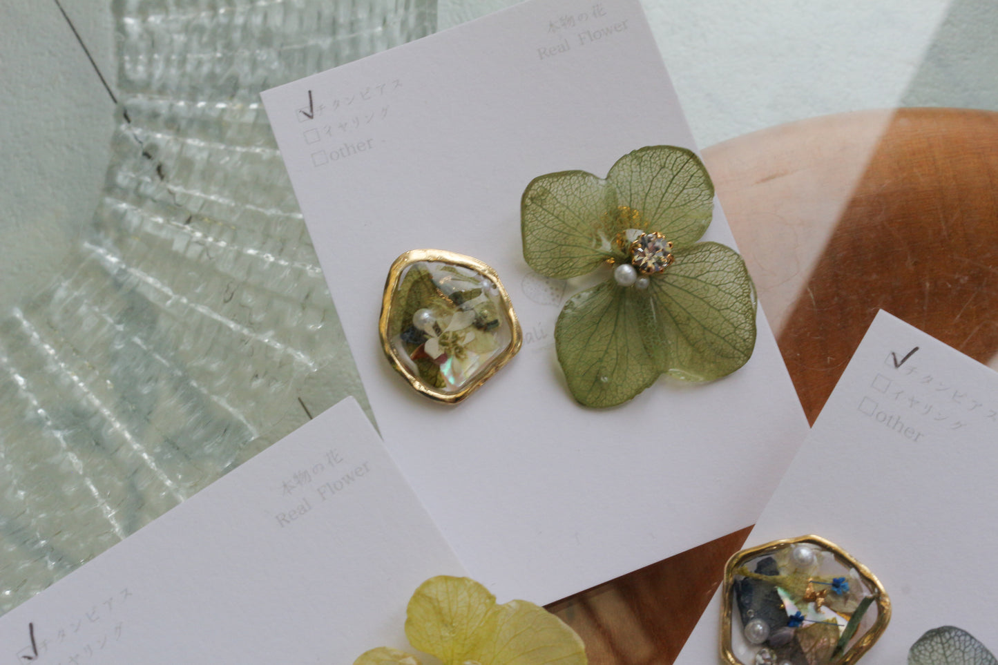 Hydrangea and Flower Medallion チタンピアス Titanium Pierce Earring No.17