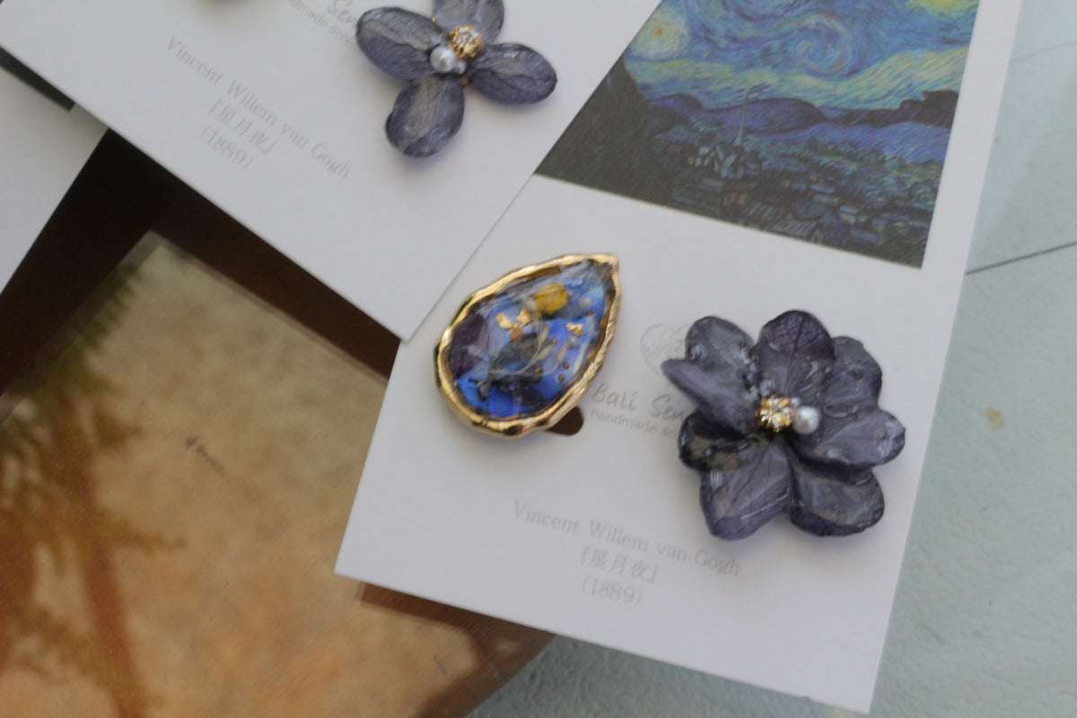 Gogh Inspired Flower and Medallion No.2 イヤリング Clip-on 星月夜