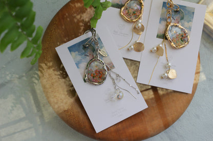 Monet Inspired Flower Bag Charm No.1 散歩（日傘をさす女性)