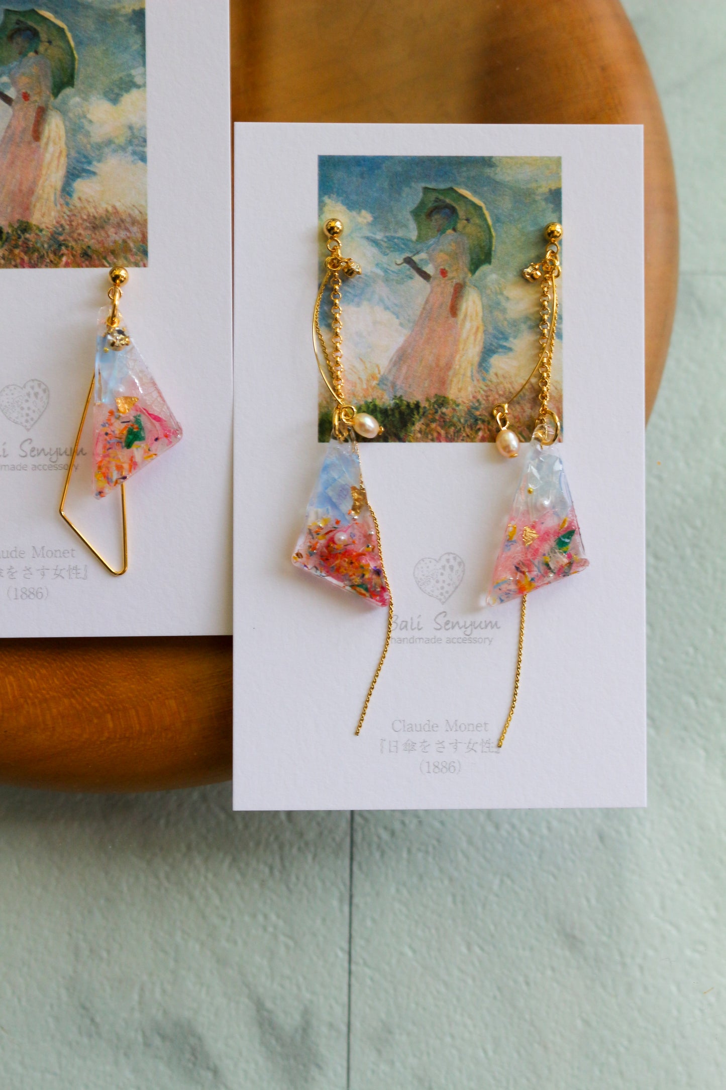 Claude Monet Woman with a Parasol Inspired Triangular Floral Earrings-散歩（日傘をさす女性）