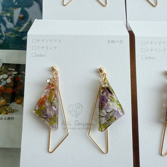 Claude Monet Garden in Giverny Inspired Triangular Floral Earrings -  ジヴェルニーの庭　No.5