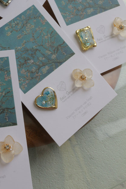 Gogh Inspired Flower and Medallion No. 1 Pierceチタンピアス - アーモンドの花