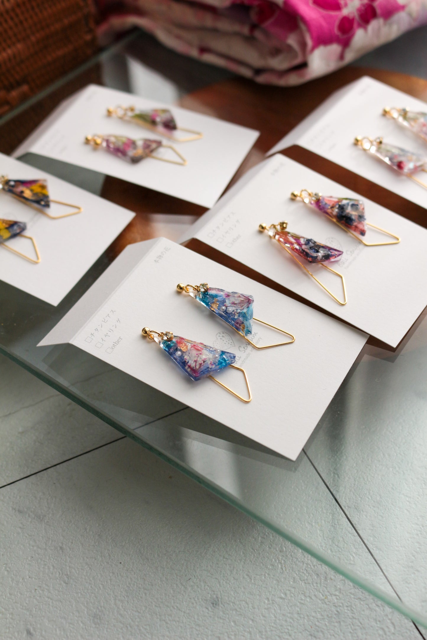 Triangular Floral Earrings - KIMONO Art Jewelry ピアス or イヤリング