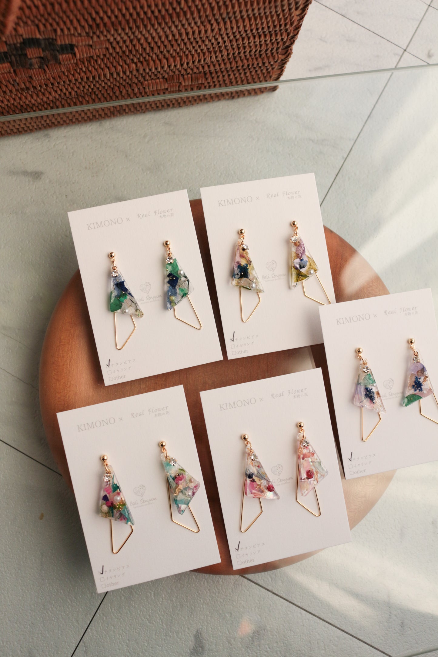 Triangular Floral Earrings - KIMONO Art Jewelry No.2 ピアス or イヤリング