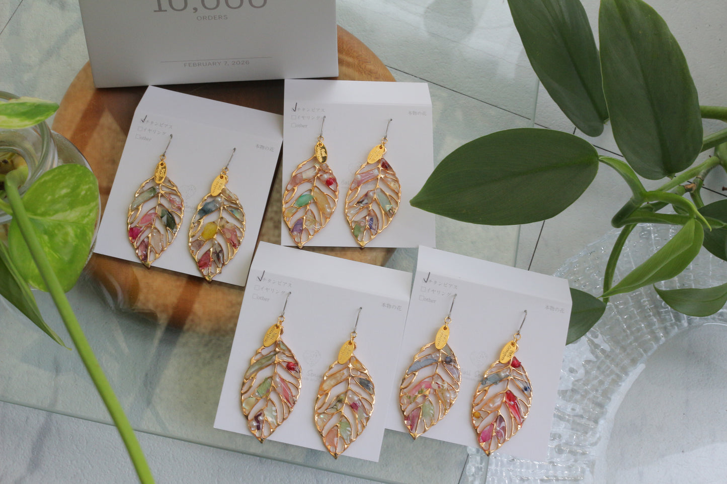 Leaf Earrings With Seasonal Flower Petals No.66 ピアスorイヤリング