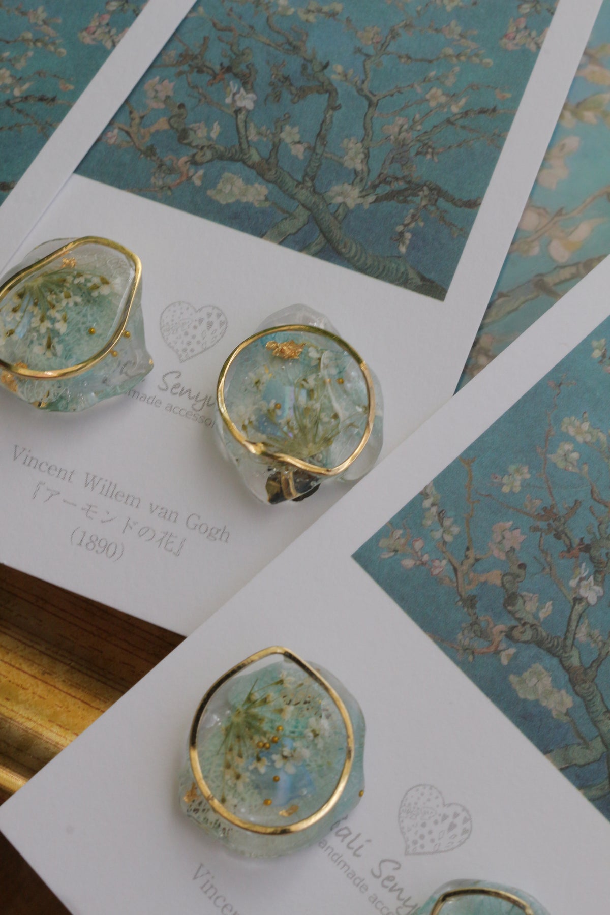 Gogh Inspired Flower Medallion Earrings No.1 イヤリング Clip-on アーモンドの花