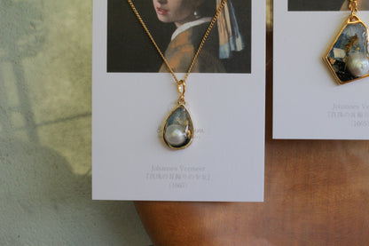 Veermeer's Irises Inspired Necklace - 真珠の耳飾りの女性