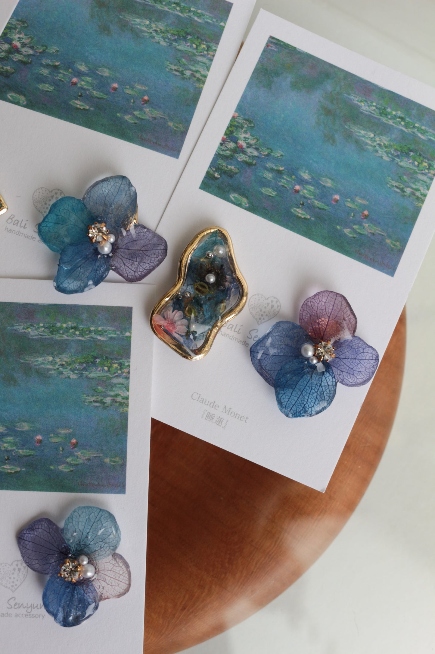 Monet's Water Lilies Inspired Flower and Medallion No.14イヤリング Clip-on 睡蓮