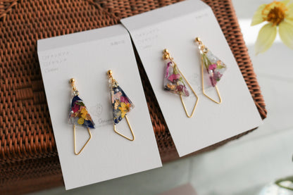 Triangular Floral Earrings - KIMONO Art Jewelry ピアス or イヤリング