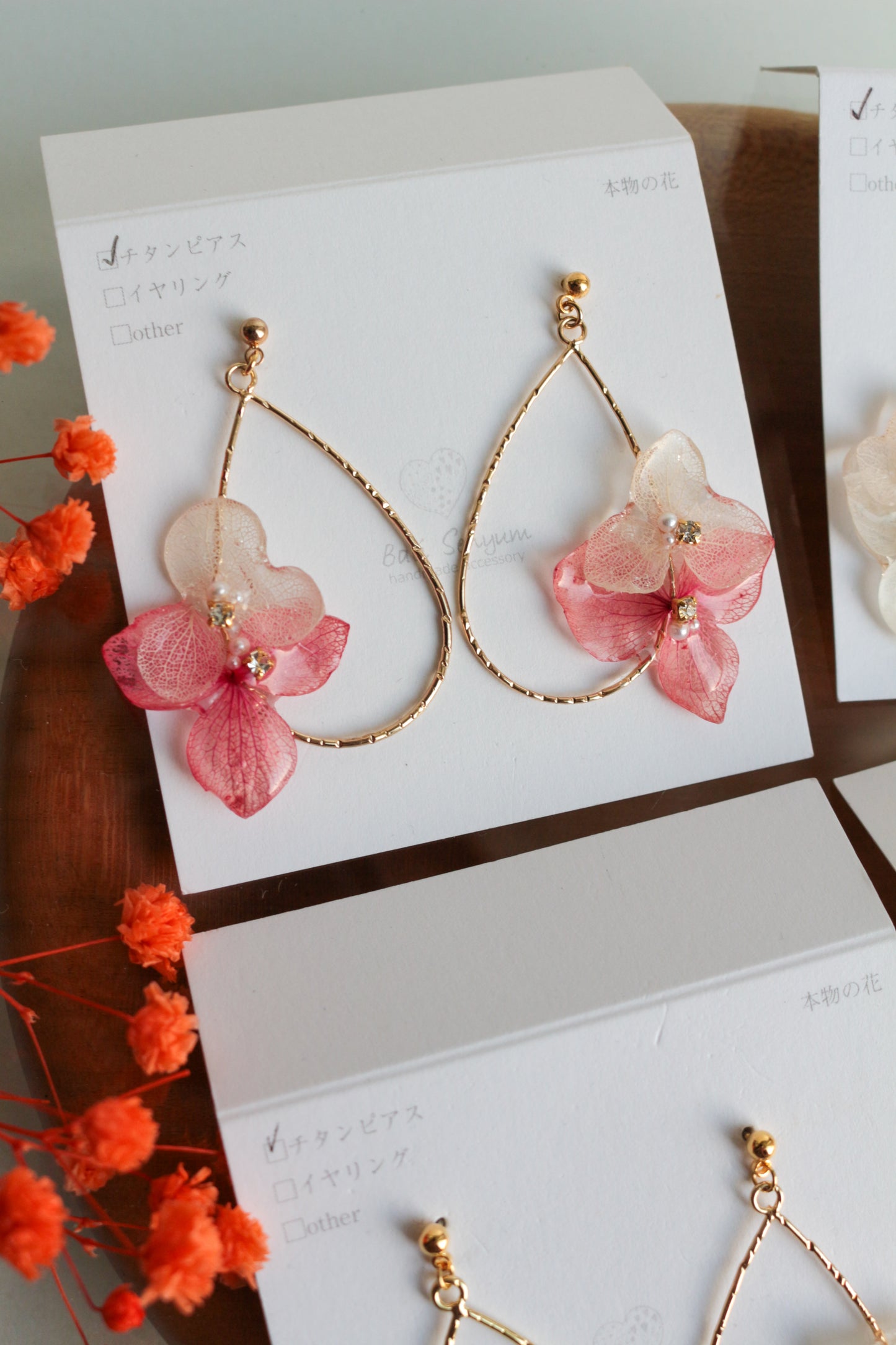 Teardrop Hoop Earrings with Hydrangeas No.17