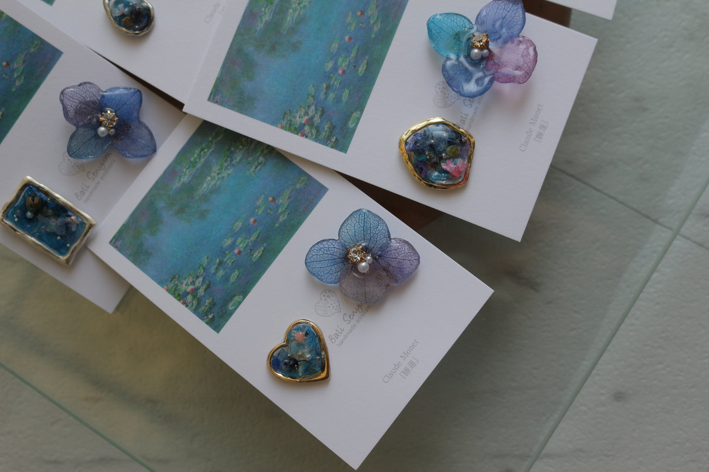 Monet's Water Lilies Inspired Flower and Medallion No.13イヤリング Clip-on 睡蓮