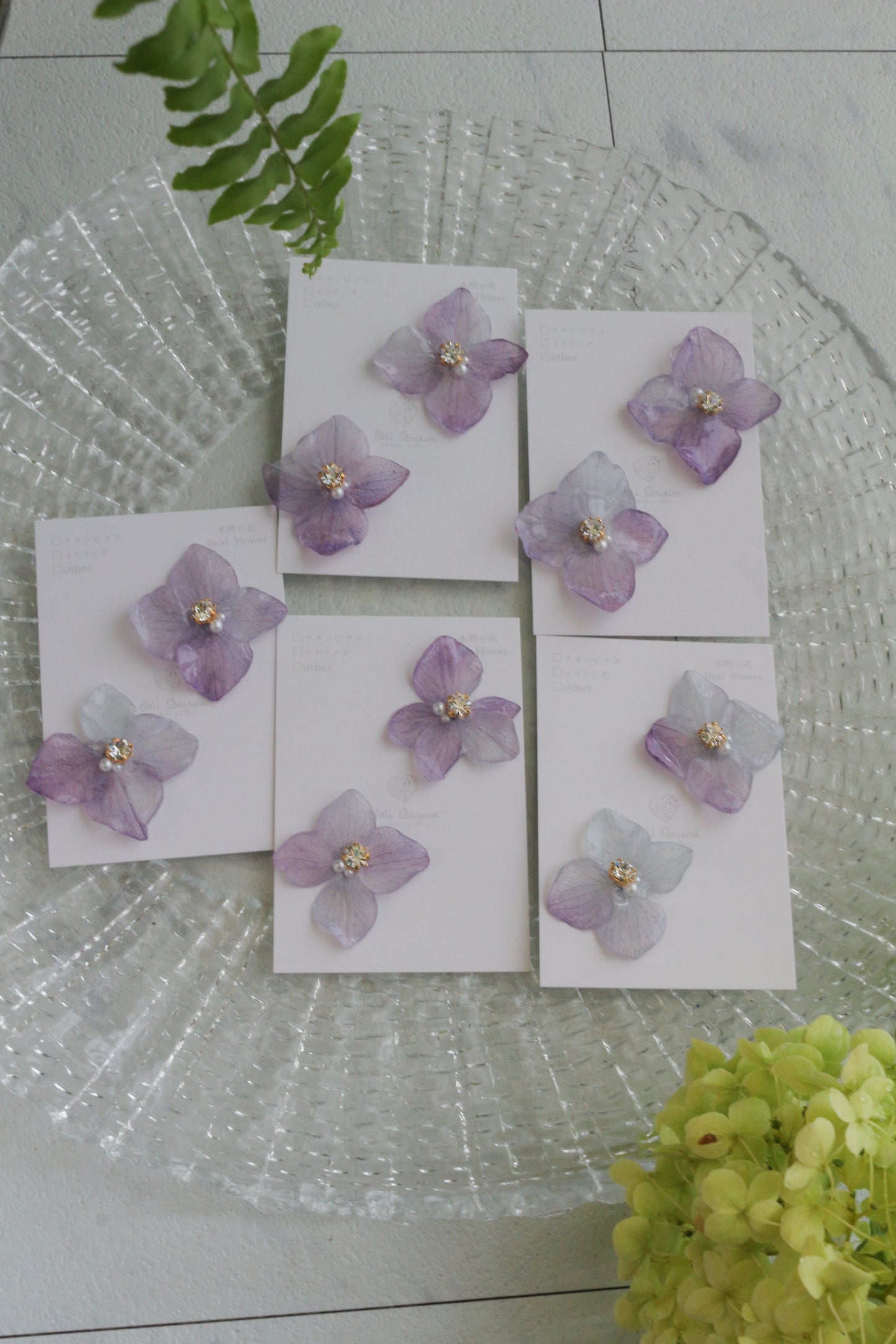 Hydrangea Petal  No.64 パーツ選べます。Clip-on or Titanium Pierce