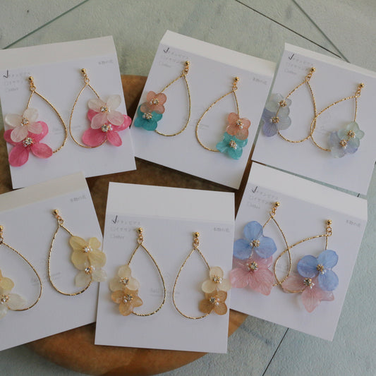 Teardrop Hoop Earrings with Hydrangeas No.20 ピアスorイヤリング