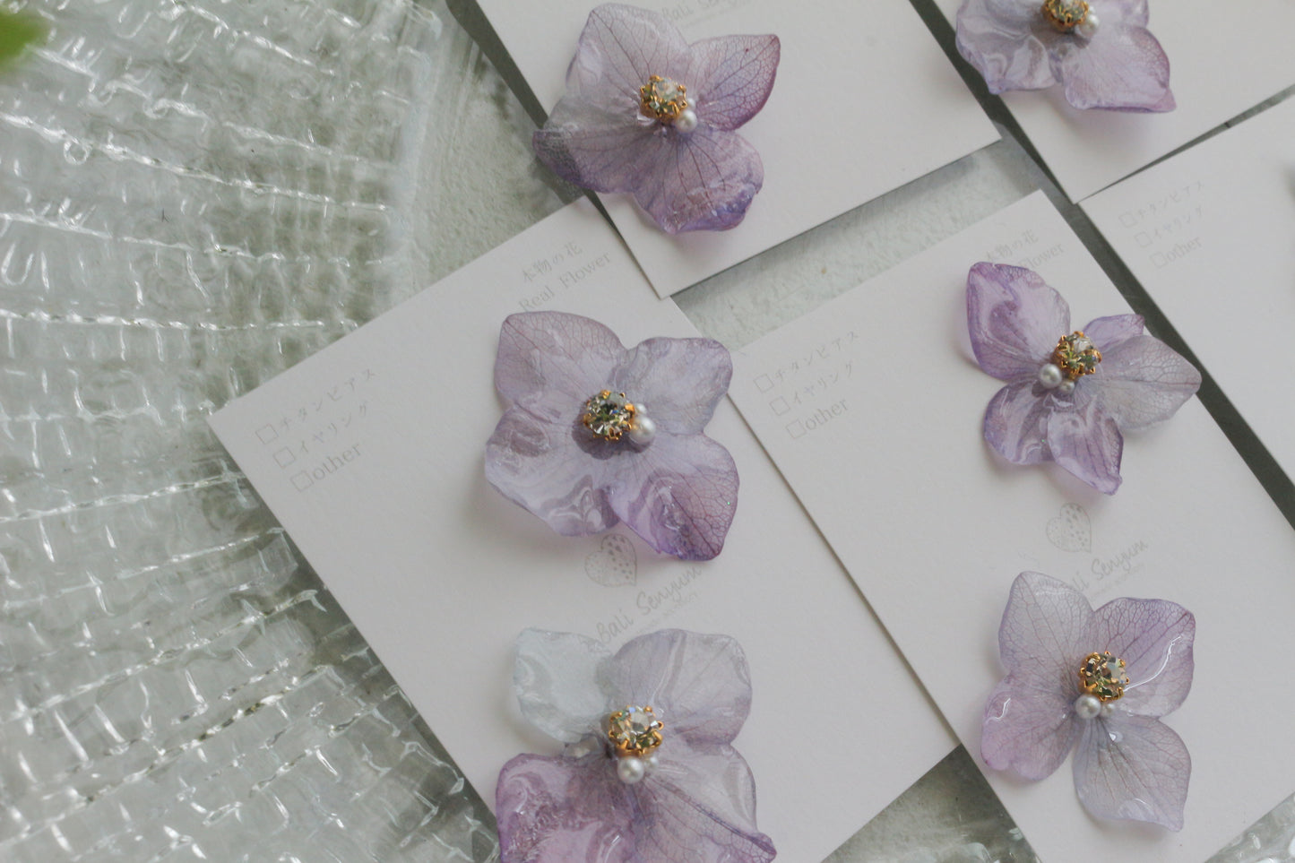 Hydrangea Petal  No.64 パーツ選べます。Clip-on or Titanium Pierce