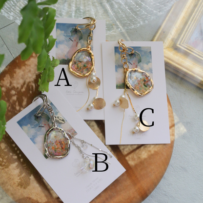 Monet Inspired Flower Bag Charm No.1 散歩（日傘をさす女性)