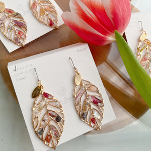 Leaf Earrings With Seasonal Flower Petals No.39