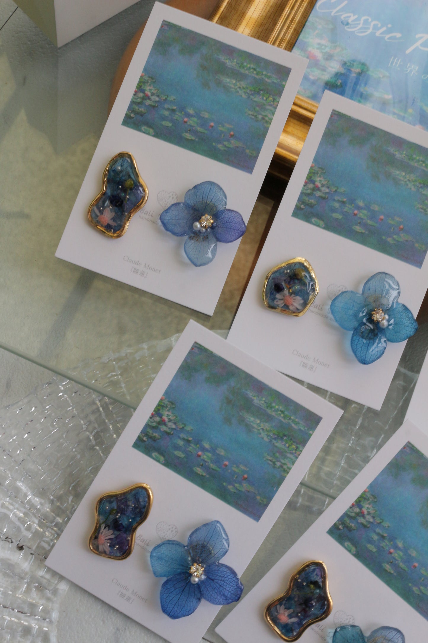 Monet's Water Lilies Inspired Flower and Medallion No.24 イヤリング Clip-on 睡蓮