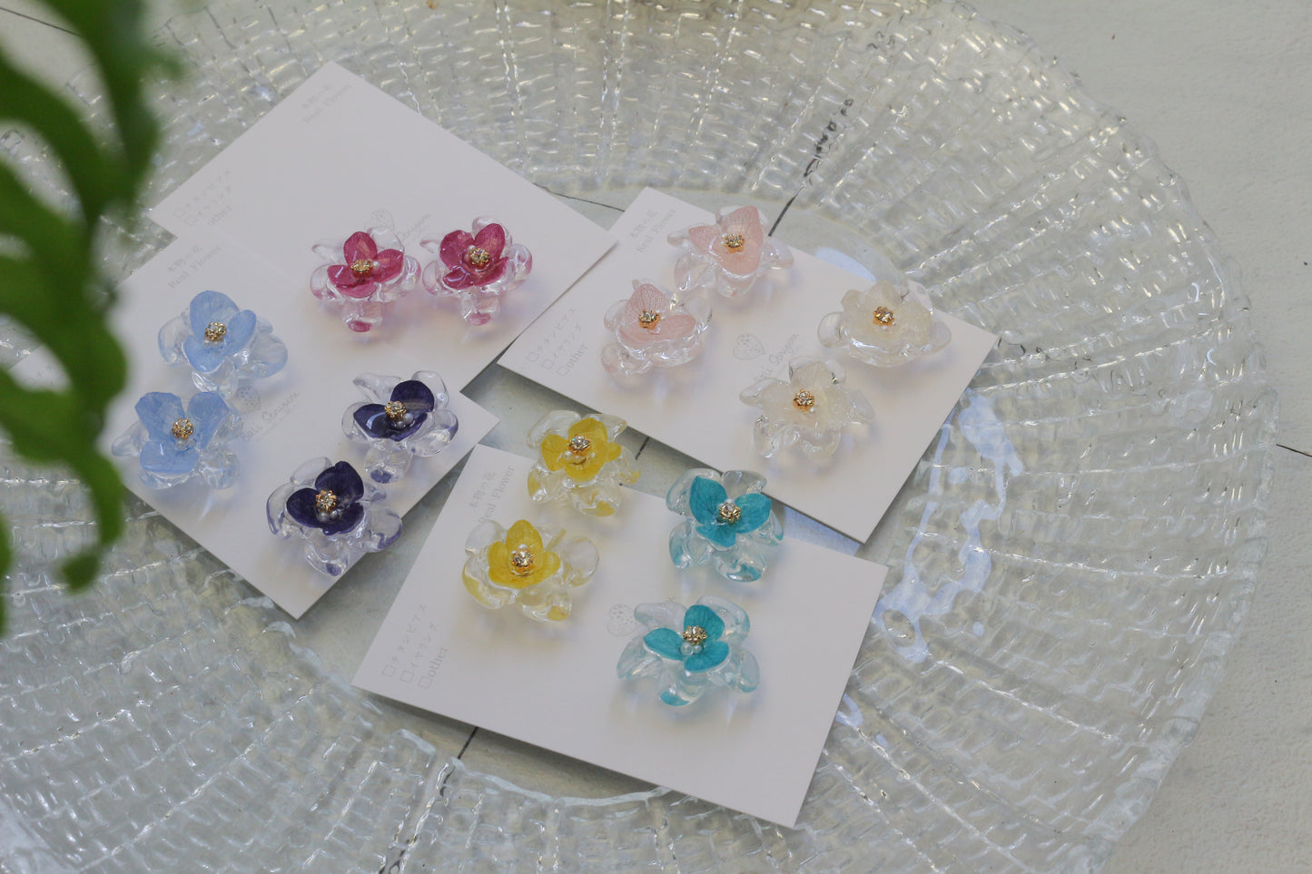 Clear Petals & Flower No.1 パーツ選べます。ピアス  or イヤリング