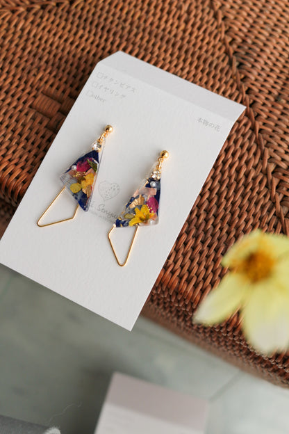 Triangular Floral Earrings - KIMONO Art Jewelry ピアス or イヤリング