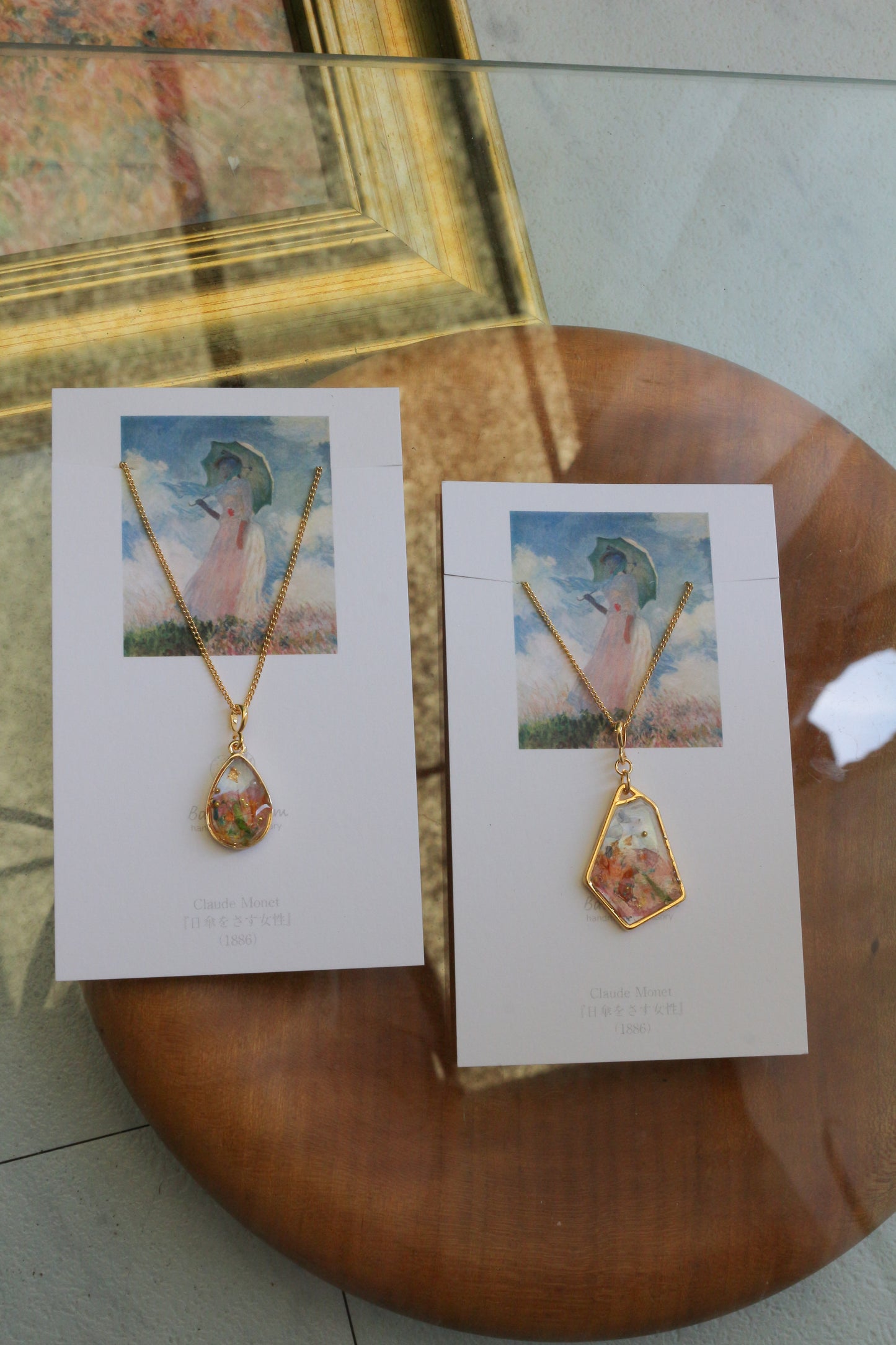 Claude Monet's Woman With a Parasol Inspired Necklace - 散歩　”日傘をさす女性”
