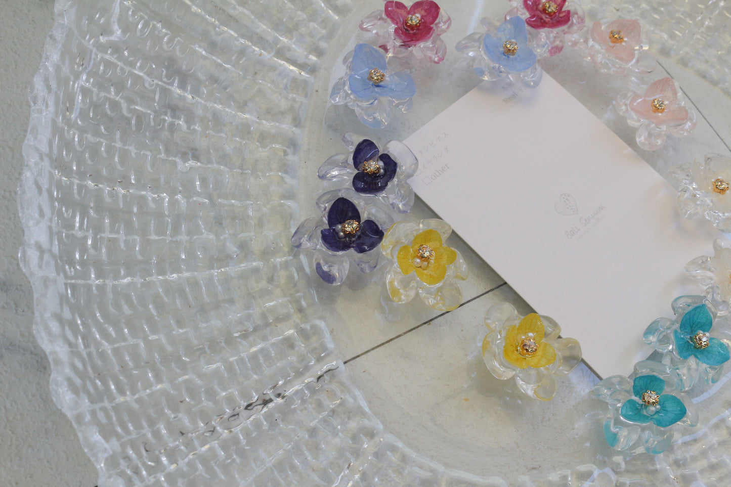 Clear Petals & Flower No.1 パーツ選べます。ピアス  or イヤリング
