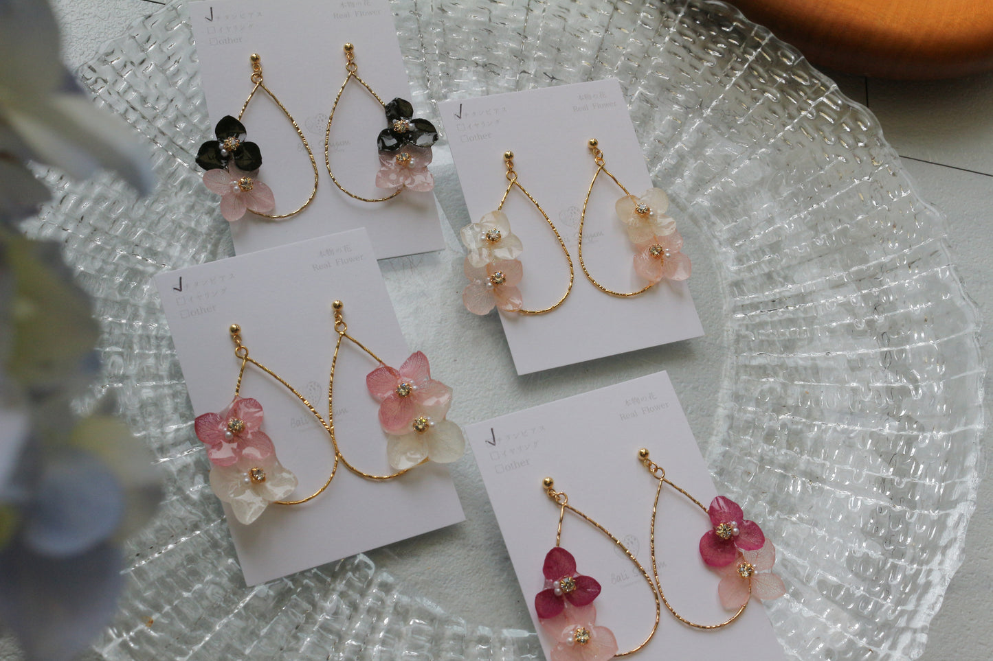 Teardrop Hoop Earrings with Hydrangeas No.22 ピアスorイヤリング