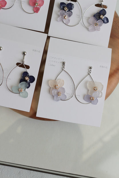 Teardrop Silver color Hoop Earrings with Hydrangeas No.1 ピアスorイヤリング