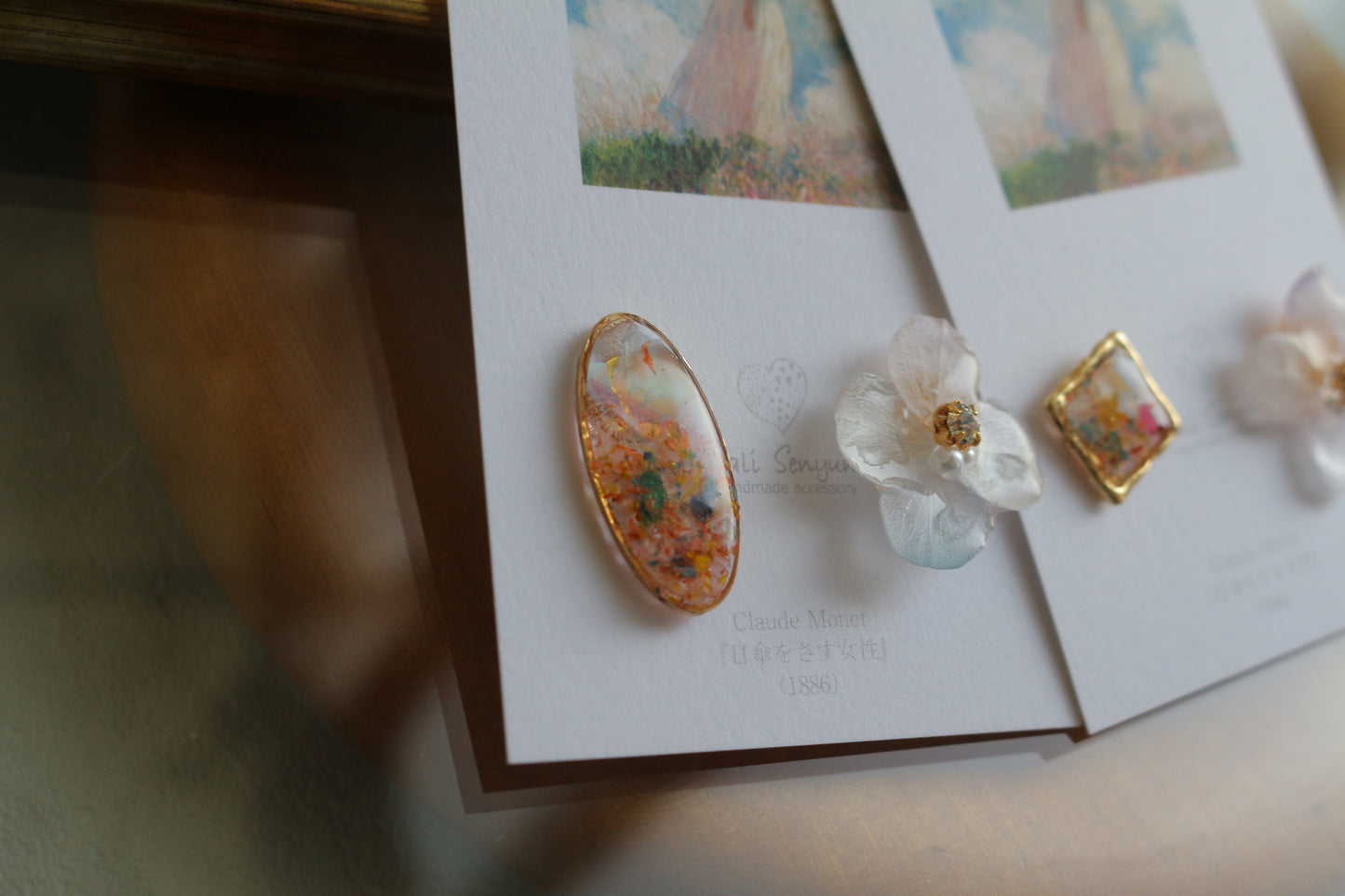 Monet Inspired Flower Earrings No.8 ピアスTitanium Pierce 日傘をさす女性