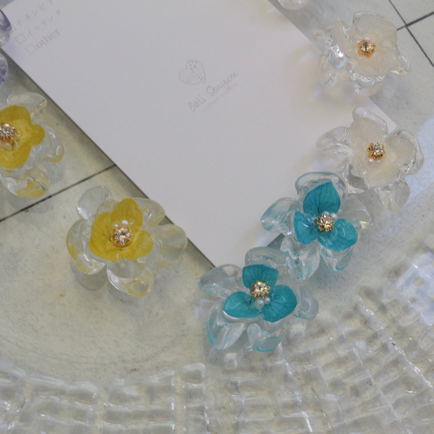 Clear Petals & Flower No.1 パーツ選べます。ピアス  or イヤリング