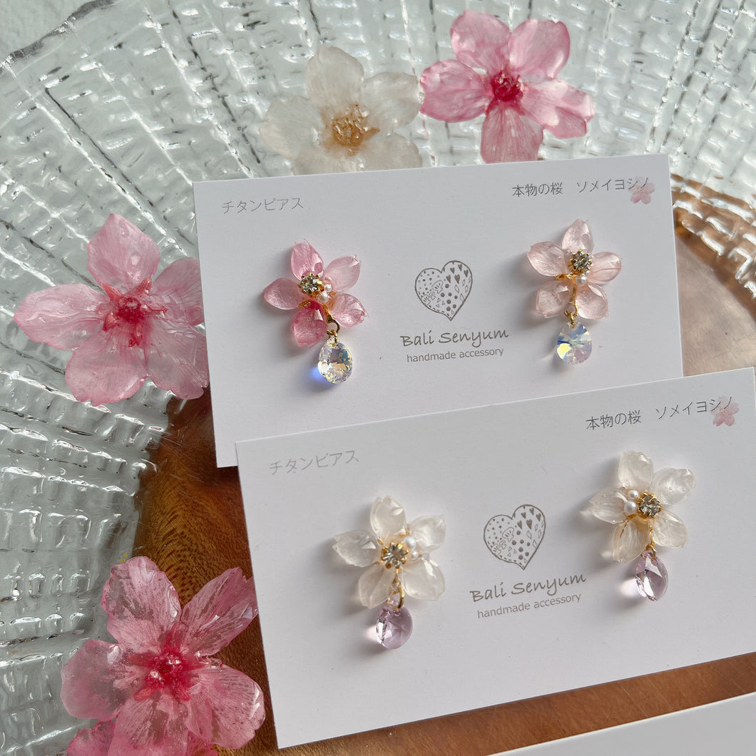 Someiyoshino Sakura Earrings with Sparkling Gem