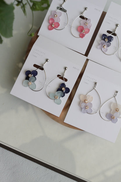 Teardrop Silver color Hoop Earrings with Hydrangeas No.1 ピアスorイヤリング