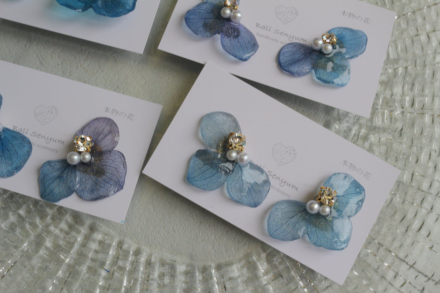 Gradation Hydrangea Wing No.146- Clip-on(イヤリング）