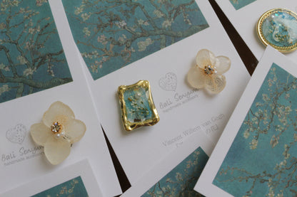 Gogh Inspired Flower and Medallion No.2 イヤリング Clip-on アーモンドの花