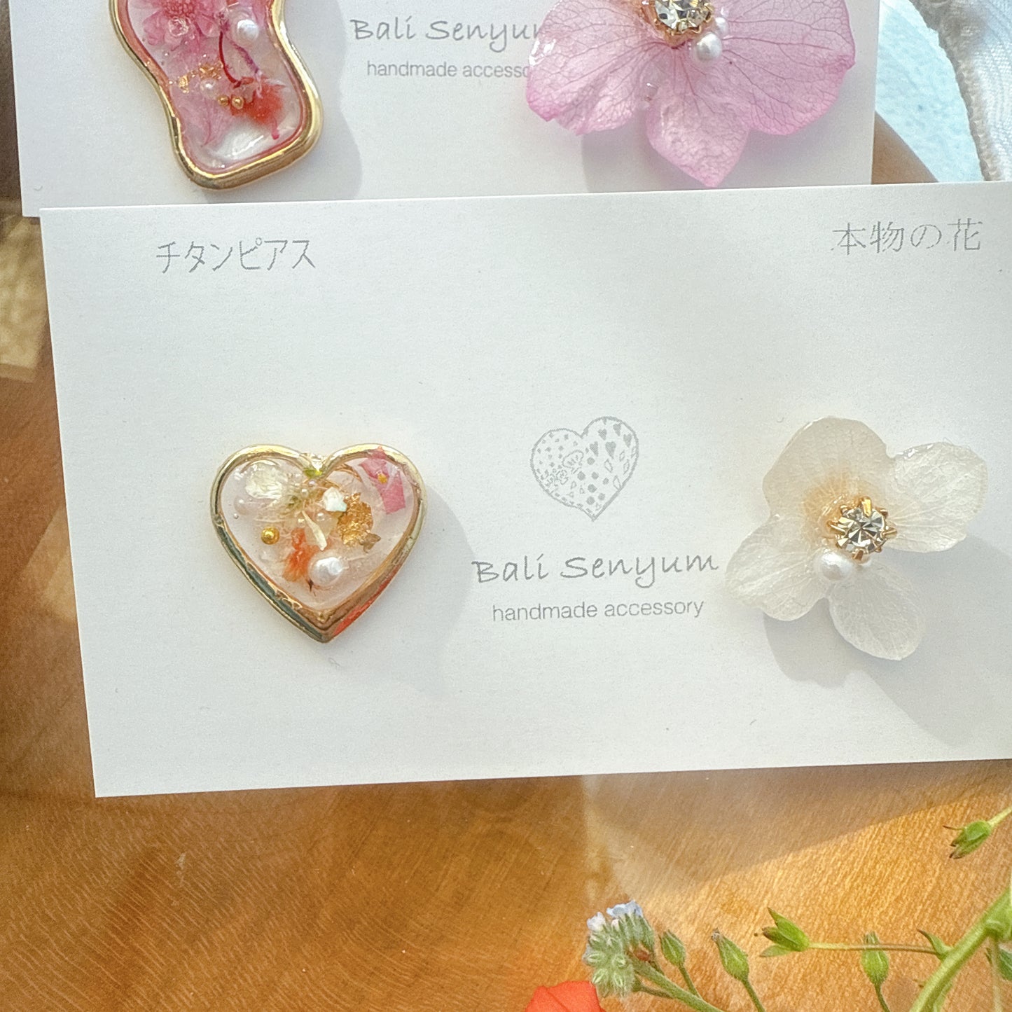 Hydrangea and Flower Medallion チタンピアス Titanium Pierce Earring No.16