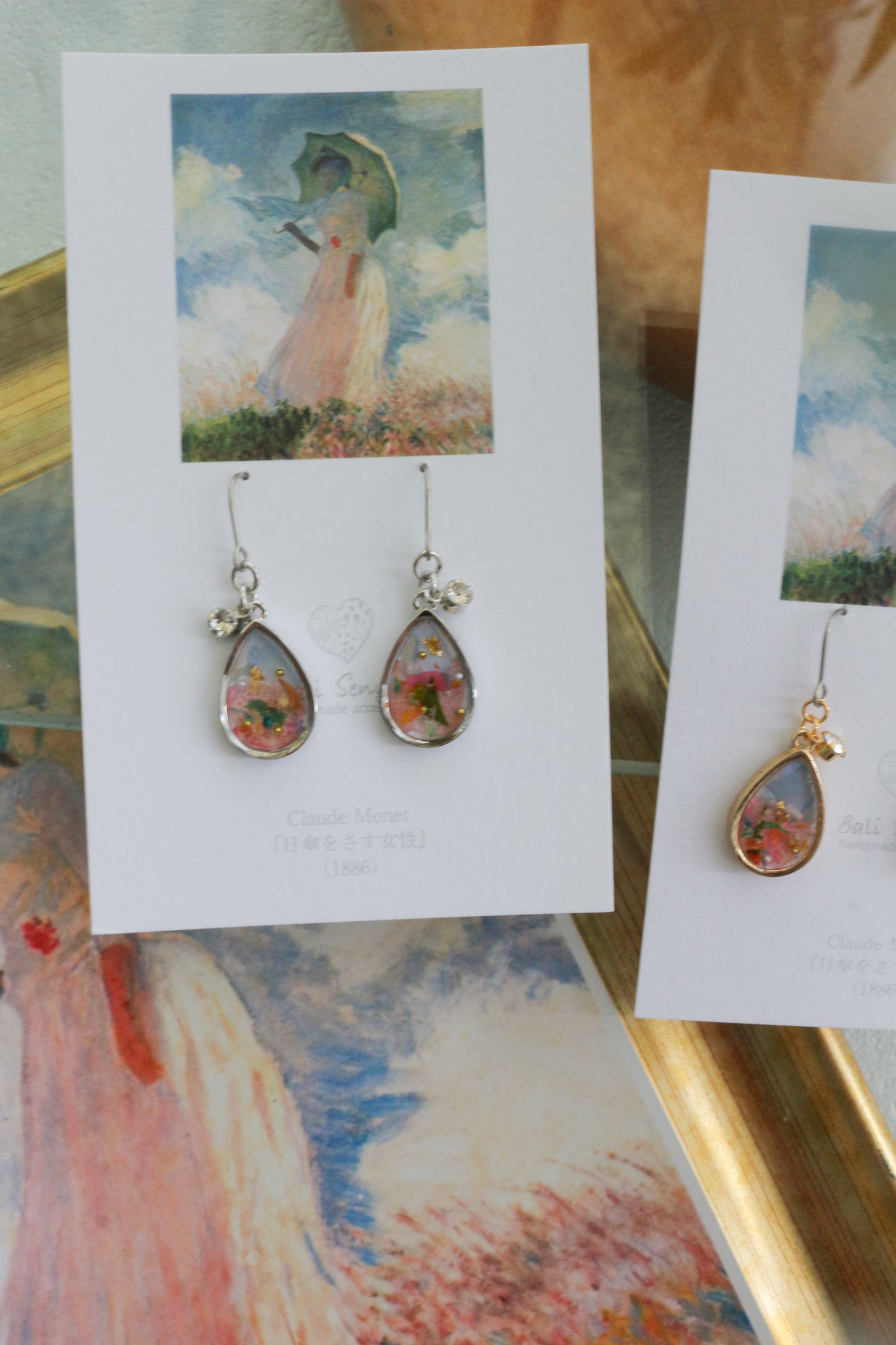 Claude Monet Inspired Dangling -No.1 散歩　日傘をさす女性