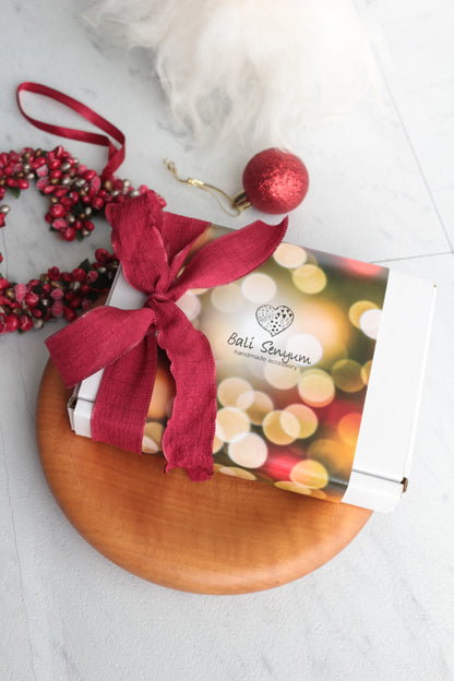 Christmas Leaf Earring