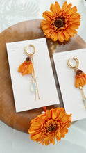 Gerbera Ear-Cuff No.1