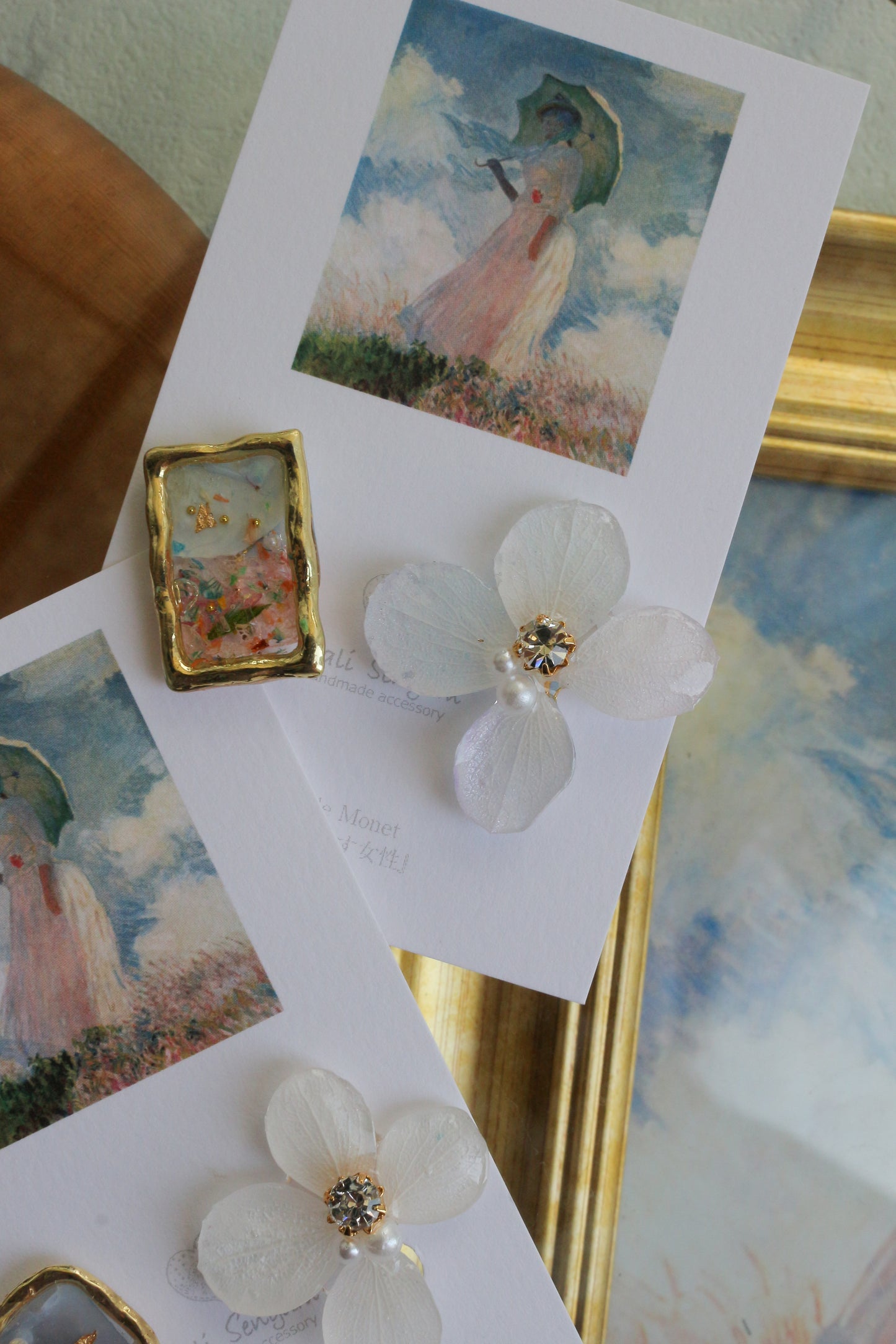 Monet Inspired Flower Earrings No.13 イヤリングClip-on 日傘をさす女性