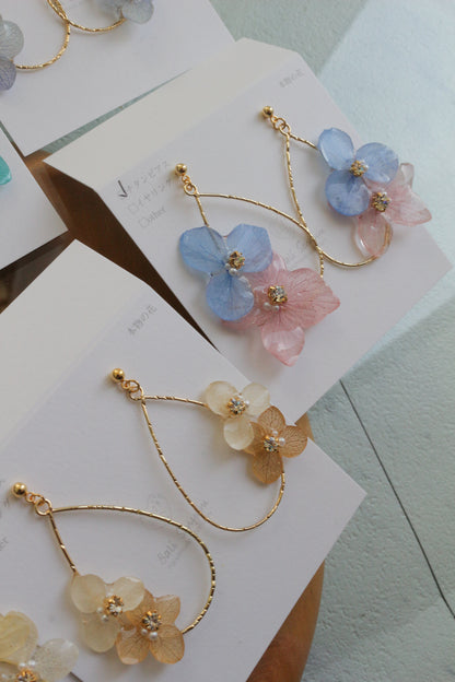 Teardrop Hoop Earrings with Hydrangeas No.20 ピアスorイヤリング