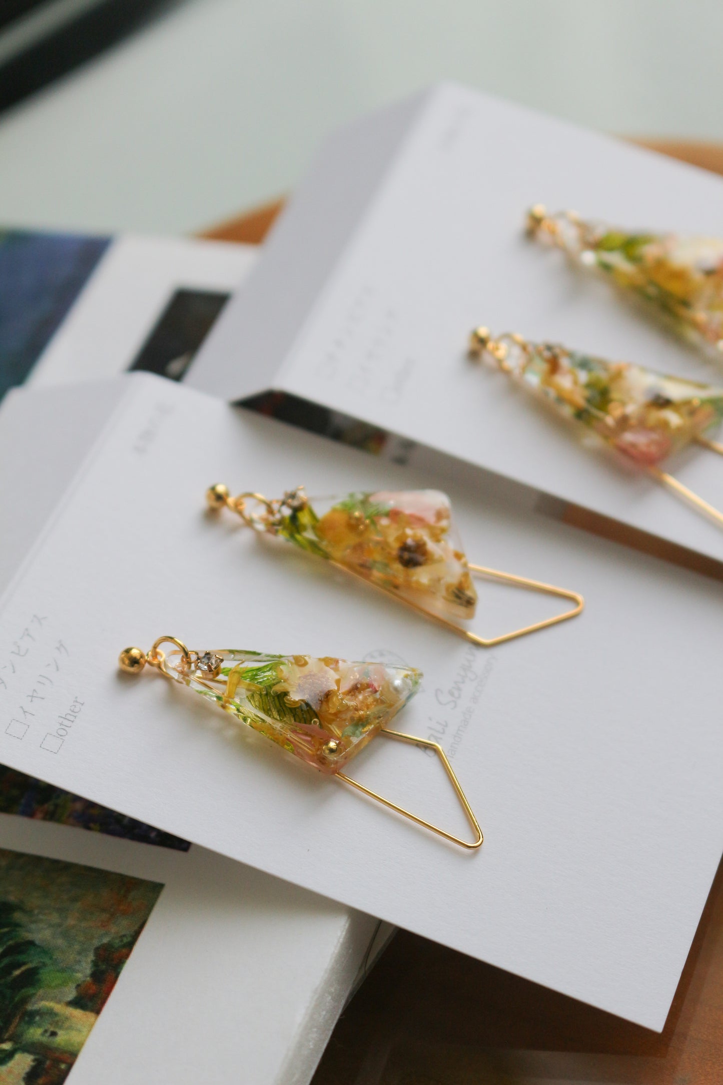 Claude Monet Sunflower Inspired Triangular Floral Earrings - ひまわり No.3