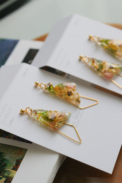 Claude Monet Sunflower Inspired Triangular Floral Earrings - ひまわり No.3