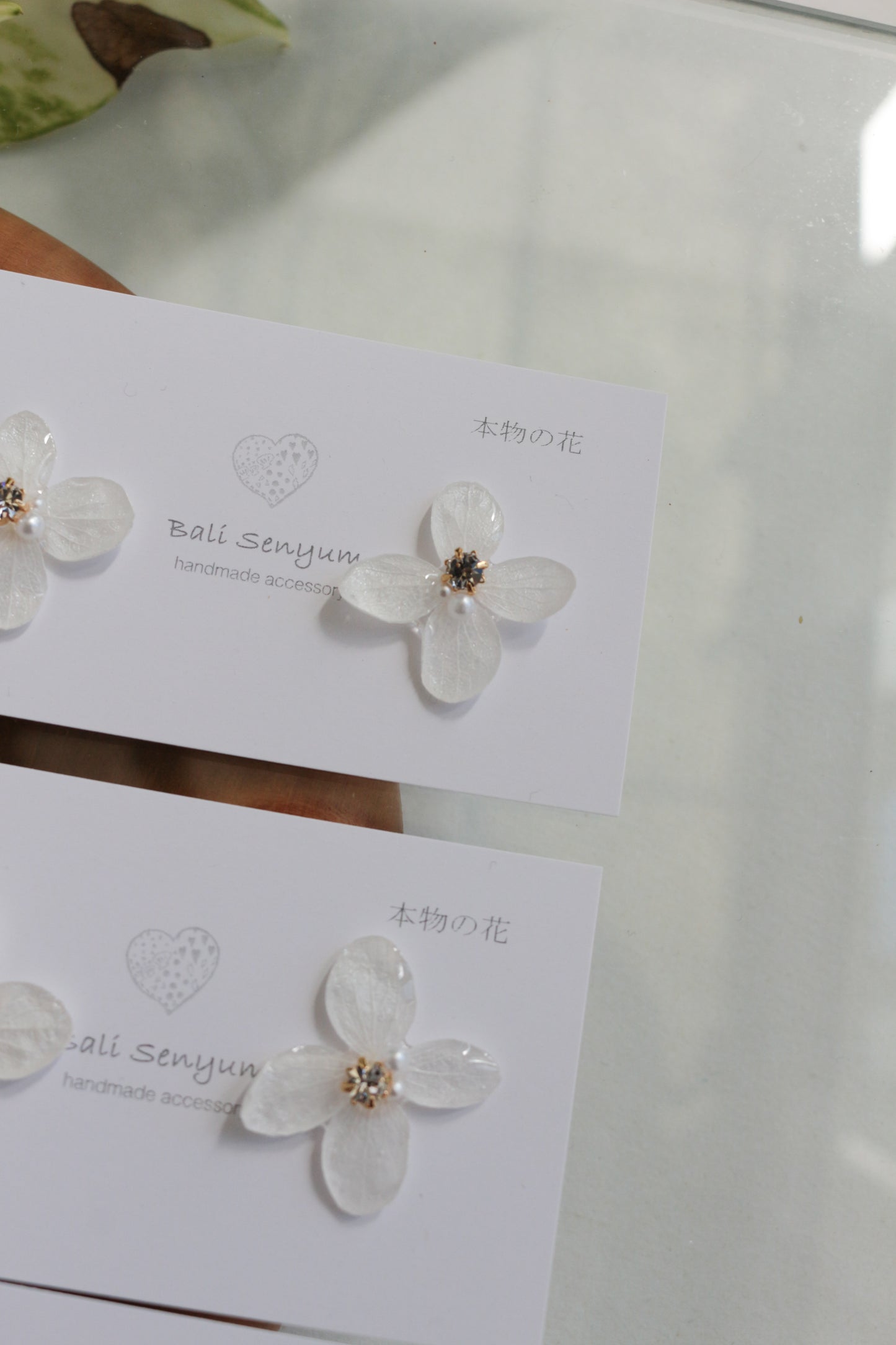 Hydrangea Petal  No.61 パーツ選べます。Clip-on or Titanium Pierce