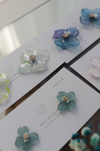 Hydrangea Petal  No.62 パーツ選べます。Clip-on or Titanium Pierce