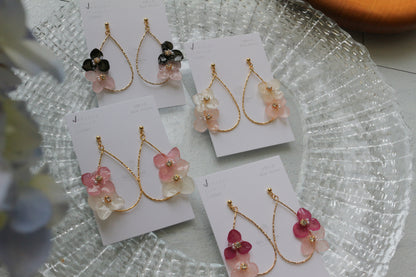 Teardrop Hoop Earrings with Hydrangeas No.22 ピアスorイヤリング