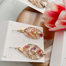 Leaf Earrings With Seasonal Flower Petals No.39