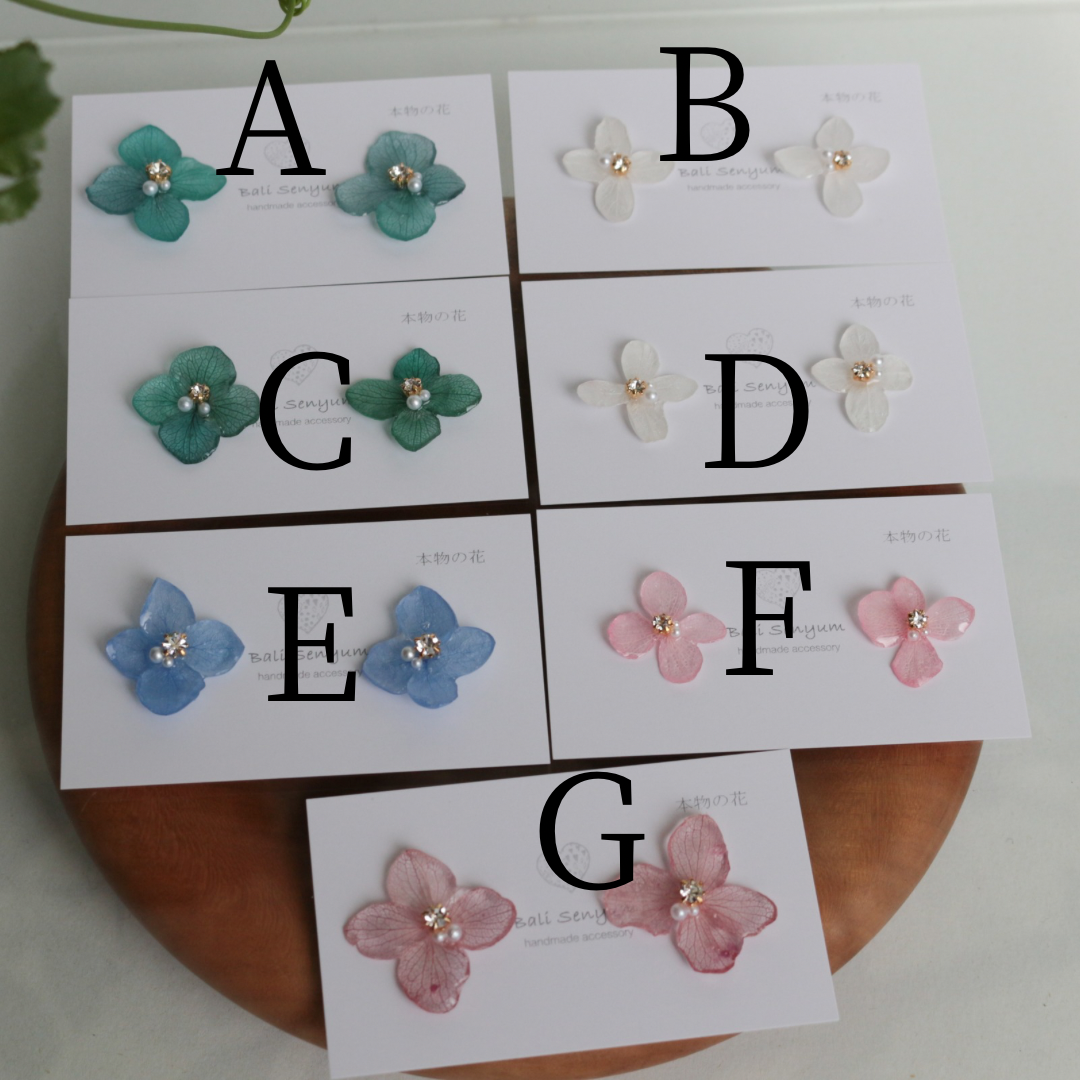 Hydrangea Petal  No.59 パーツ選べます。Clip-on or Titanium Pierce