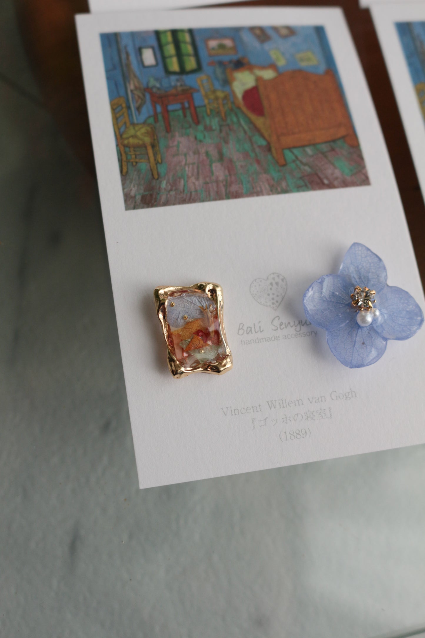 Gogh Inspired Flower and Medallion No.1イヤリング Clip-on ゴッホの寝室