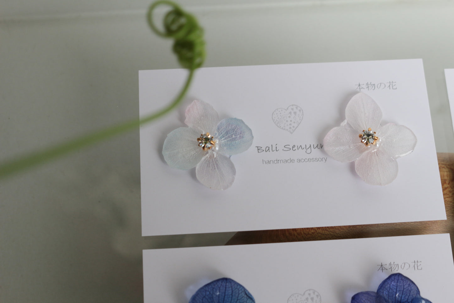 Hydrangea Petal  No.60 パーツ選べます。Clip-on or Titanium Pierce