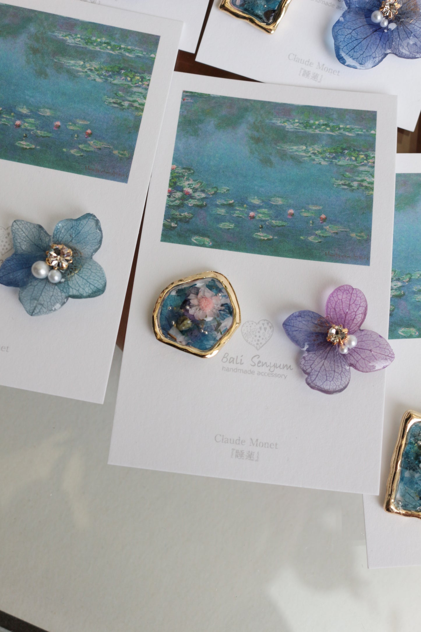 Monet Inspired Flower and Medallion No.15 ピアスTitanium Pierce 睡蓮